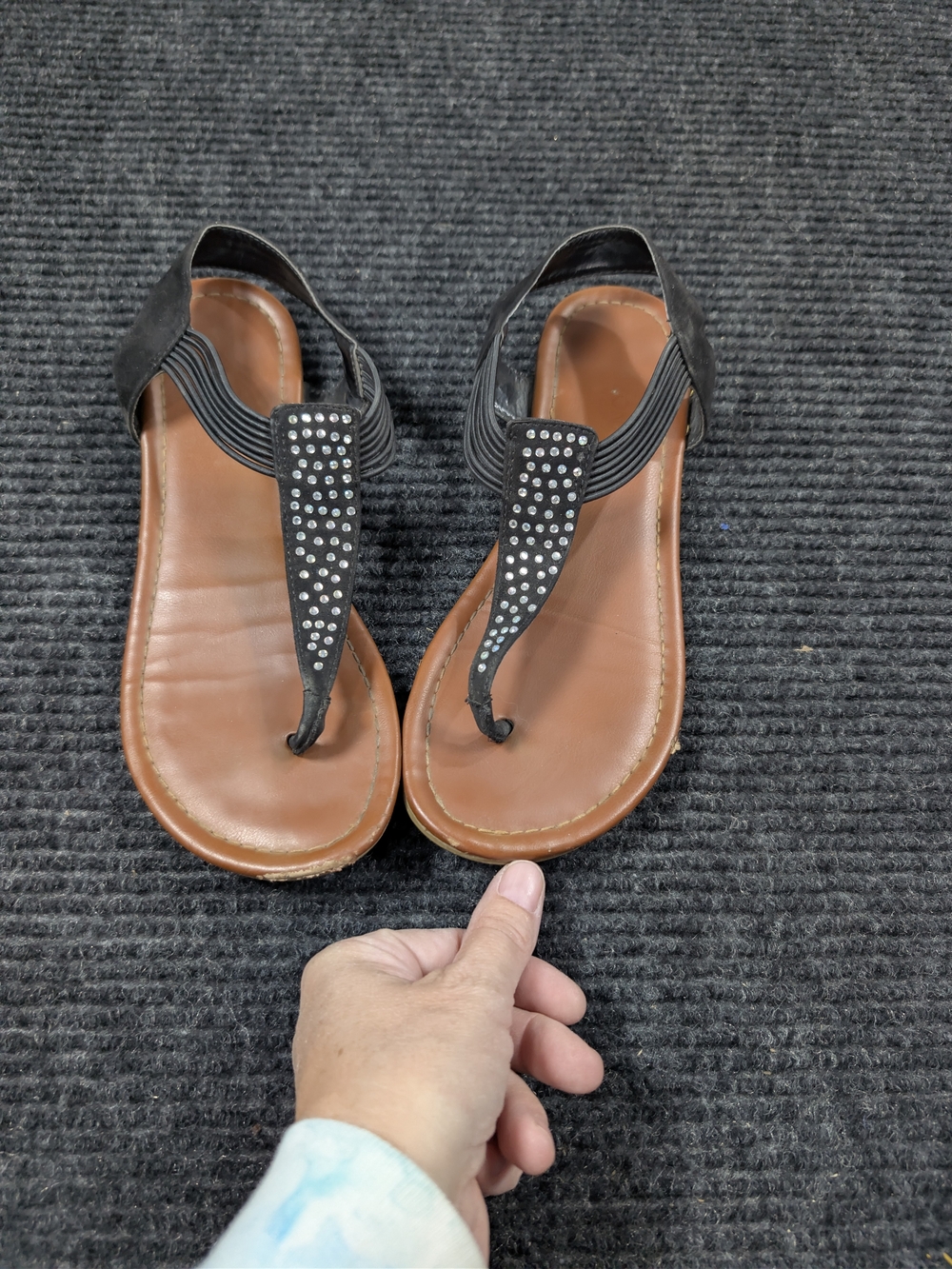 Arizona Jean Company Black T-Strap Sandals with Rhinestones